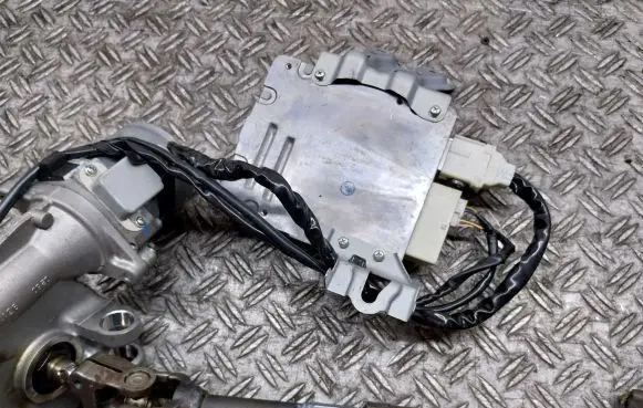 Toyota Auris 150 Steering wheel axle