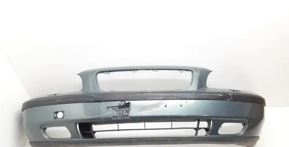 Volvo V70 Front bumper 09484239