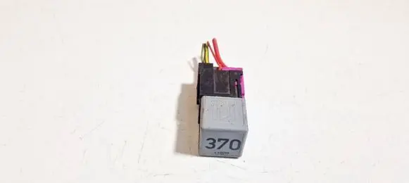 Audi A4 S4 B6 8E 8H Other relay 8d0951253 v23134-j52-x300