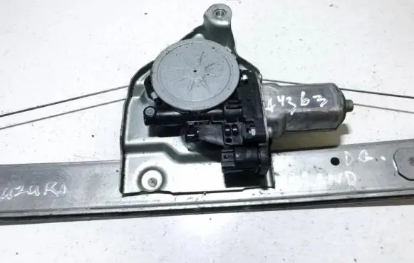 Suzuki Grand Vitara II Rear door window regulator motor 8343065j00 2621003520