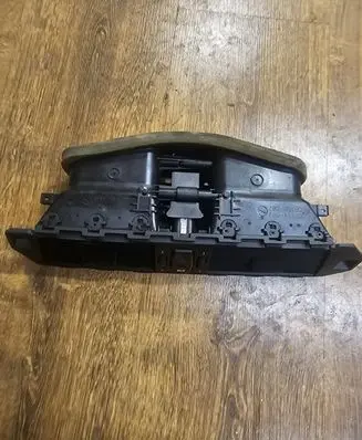 BMW 5 E60 E61 Dash center air vent grill 6910734 7009275