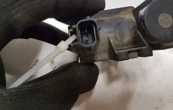 Toyota RAV 4 (XA30) Vacuum valve 258190R011