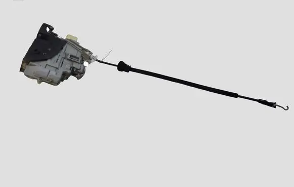 Volkswagen PASSAT B6 Rear door lock 3C4839016A