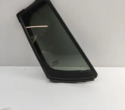 Nissan Leaf II (ZE1) Rear side window 822725SL0A