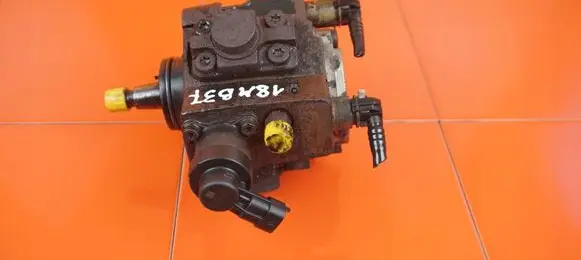Hyundai i40 Fuel injection high pressure pump 18MB37
