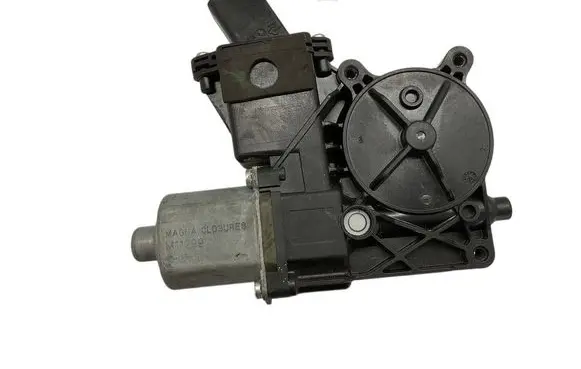 Opel Meriva B Rear door window regulator motor 0130822526