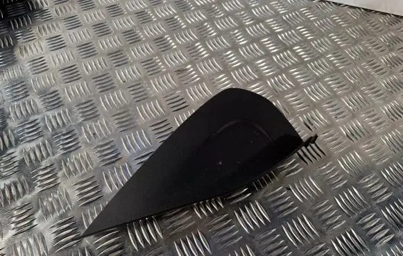 BMW 5 G30 G31 Dashboard side end trim 9329555