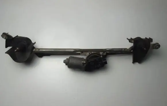 Suzuki Swift II Front wiper linkage 3811068L00