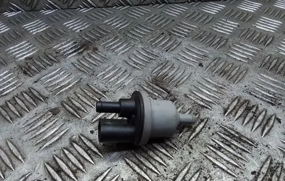 Volkswagen PASSAT B6 Vacuum valve 051133459A 06D133517B 2580126A