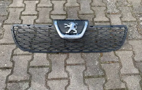 Peugeot Boxer Front grill 1306599070