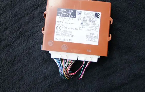 Lexus CT 200H Keyless (KESSY) go control unit/module 8999076060 2329003411