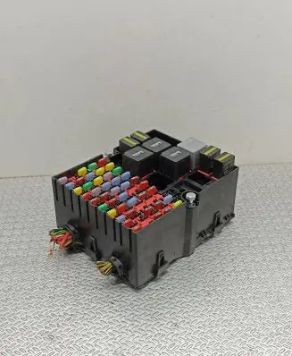 Ford Fiesta Fuse module 11657425000 4N1T14401FDE