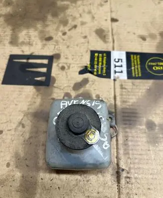 Brake fluid reservoir