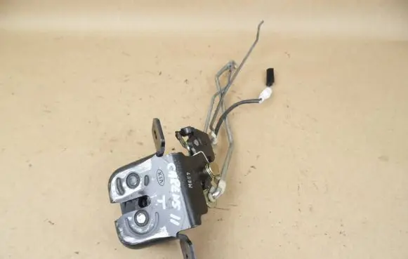 KIA Carens II Tailgate/trunk/boot lock/catch/latch