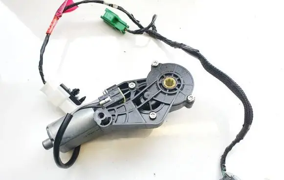 Chrysler 300 - 300C Seat adjustment motor 0390203207 82064802-4
