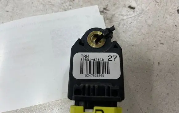 Toyota Auris 150 Airbag deployment crash/impact sensor 8983102060 0347828951