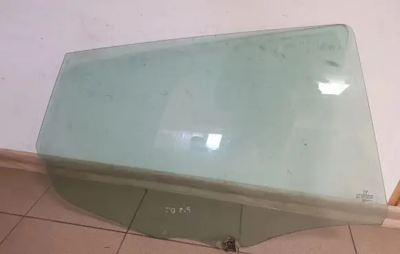 Peugeot 508 Rear door window glass