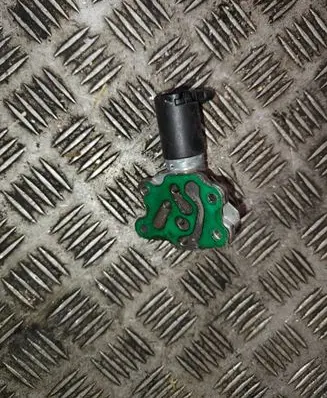 Volvo V40 Camshaft vanos timing valve 31480440