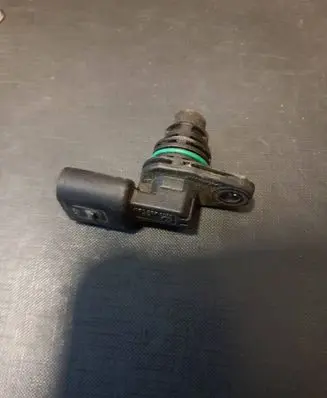 Volkswagen Touran II Camshaft position sensor 030907801e