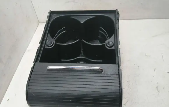 Cup holder front