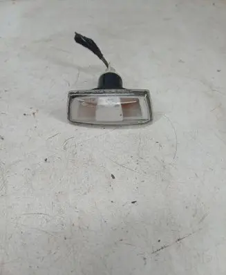 Opel Astra H Front fender indicator light 13131298 13131299