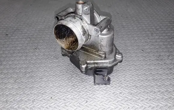 Volkswagen Golf VI Throttle valve 03L128063Q