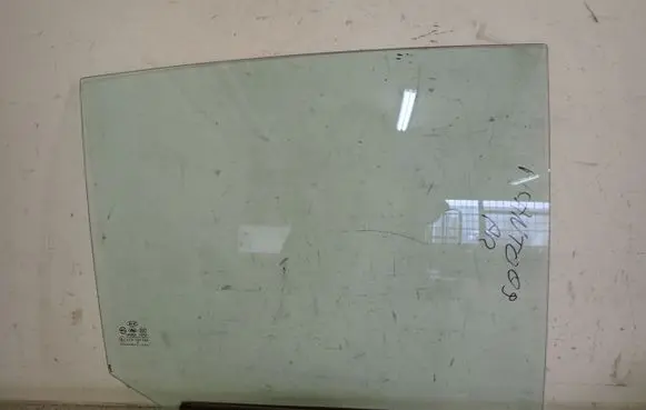KIA Picanto Sliding door window/glass 