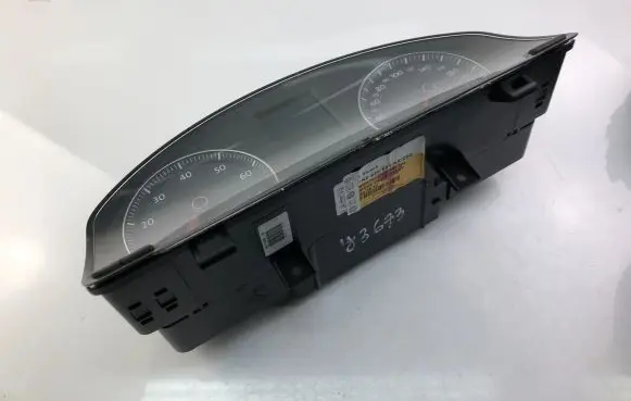 Volkswagen Golf V Speedometer (instrument cluster) 1K0920873AX