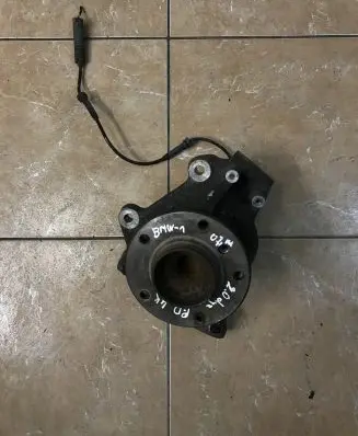 BMW 1 E81 E87 Front wheel hub 6771335