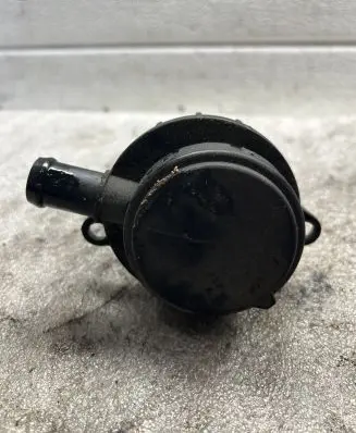 Audi A6 S6 C6 4F Oil breather separator 057103495L