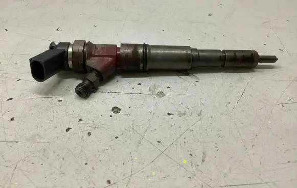 BMW X5 E53 Fuel injector 0445110131