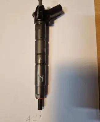 BMW 7 G11 G12 Fuel injector 8571565