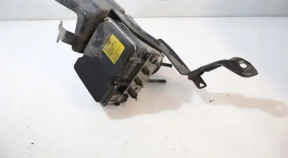 Toyota Avensis T270 ABS Pump