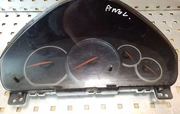 Mitsubishi Grandis Speedometer (instrument cluster) 8100A202