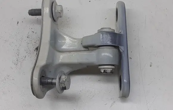 Mercedes-Benz B W246 W242 Front door upper hinge A046572