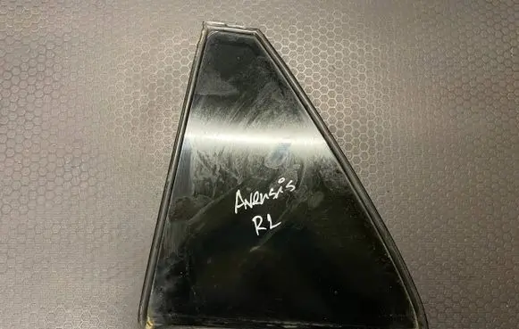 Toyota Avensis T250 Rear vent window glass 43R006723 DOT24AS3M101