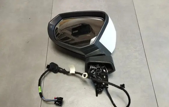 Audi Q3 F3 Front door electric wing mirror E1041444