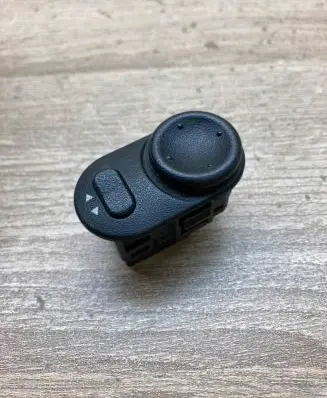Opel Zafira A Wing mirror switch 09226861 0111R