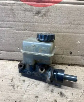 Volkswagen Golf II Master brake cylinder 357611307A 150590
