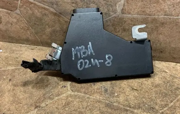 Mercedes-Benz SL R230 Aerial antenna amplifier A2308200989
