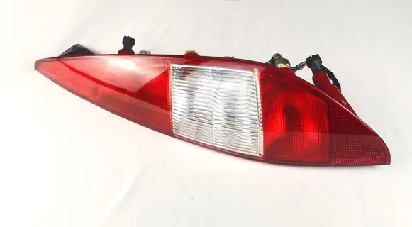 Ford Mondeo Mk III Rear/tail lights 1s7113404c