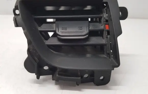 Renault Arkana Dash center air vent grill 683100329R