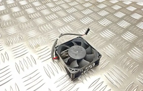 BMW 5 F10 F11 Engine control unit/module fan 698307502