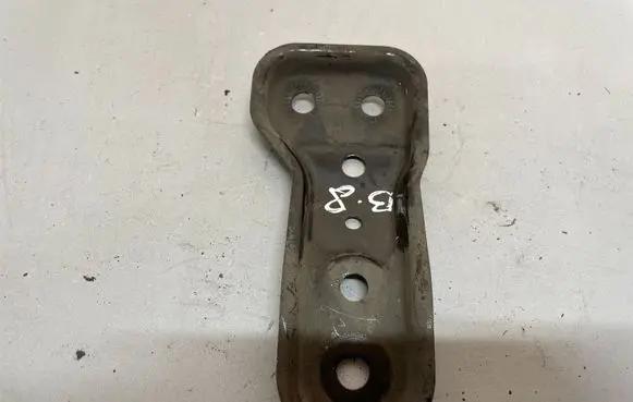 Volkswagen PASSAT B8 Other front suspension part 5Q0199517E