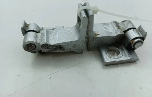 Volkswagen PASSAT B8 Rear door hinge set 8X5833404C