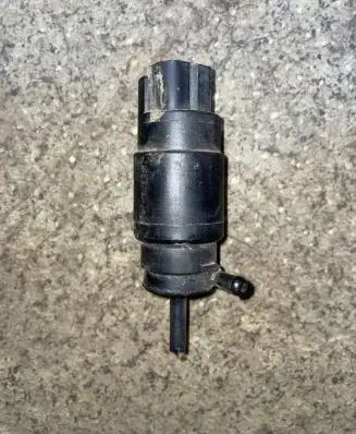 BMW 5 E39 Windscreen/windshield washer pump 1391358