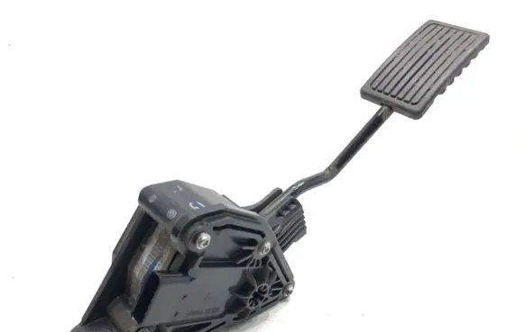 Honda CR-V Accelerator throttle pedal JM14A