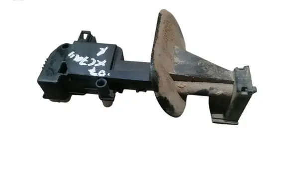 Fuel tank cap lock