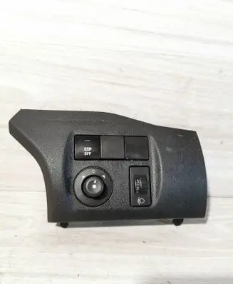 Citroen Berlingo Wing mirror switch 9680907377 63110340 04157T05
