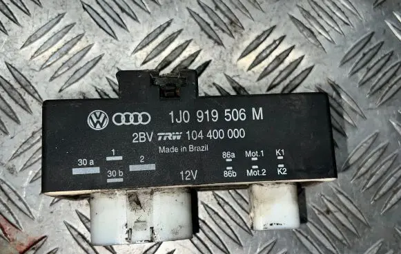Volkswagen Cross Polo Coolant fan relay 1J0919506M 104400000